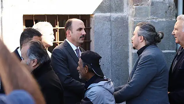 Altay, esnafla buluştu