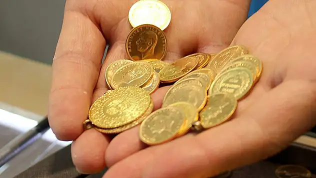 Altın fiyatlarında neler oluyor? Düşüş hız kazandı...