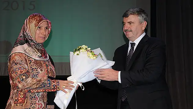 Altın Kalp Münacat ve Na't Yazma Yarışması'nda ödüller sahiplerini buldu