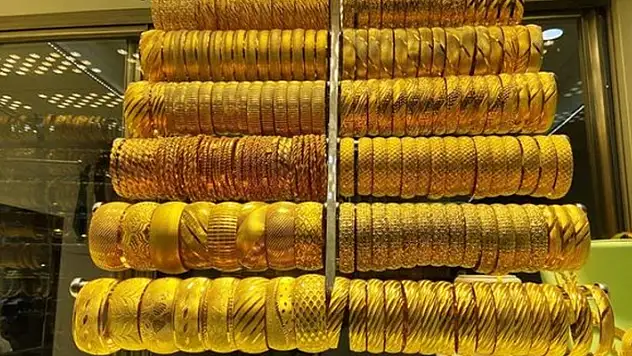 Altın yatay seviyede seyrediyor! Gram ve çeyrek altın fiyatları 