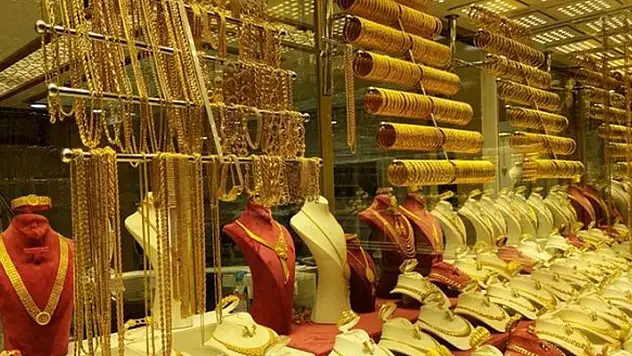 Altın zirvedeki yerini koruyor! 28 Aralık çeyrek ve gram altın fiyatları