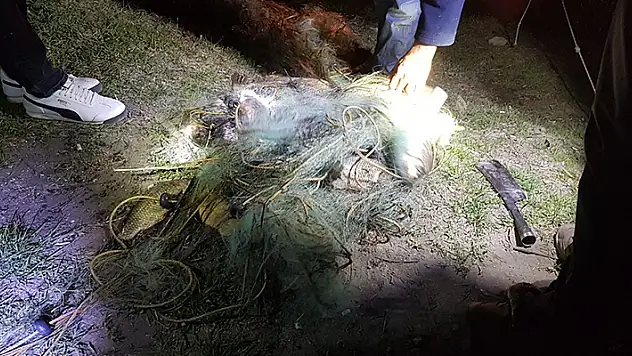 Altınapa Barajı'nda ağ denetimi yapıldı! Onlarca metre ağ ele geçirildi

