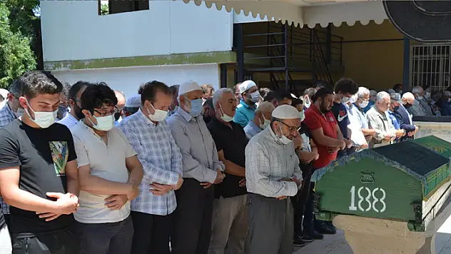 Altınok ailesinin acı günü! Ali Altınok dualarla defnedildi