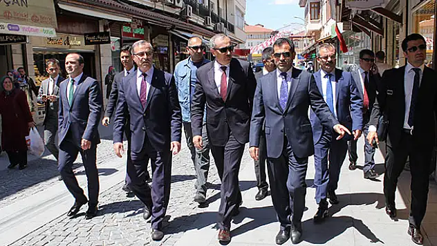 Altunyaldız ziyaretlerde bulundu