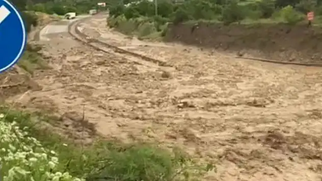 Amasya'da selde 2 kişi kayıp
