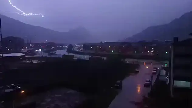 Amasya'da bir eve yıldırım düştü: 1 yaralı