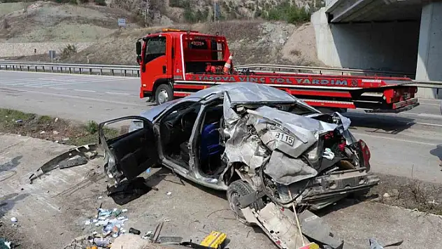 Amasya'da cenaze yolunda feci kaza: 1 ölü, 1 yaralı
