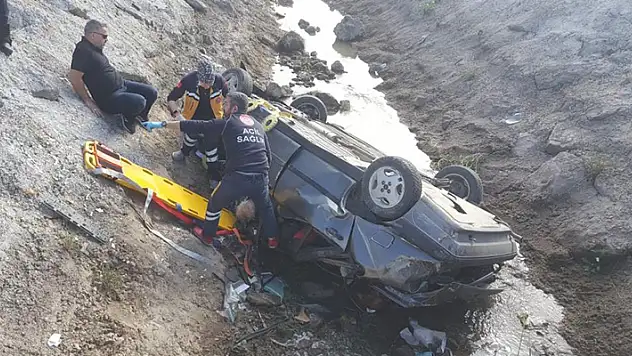 Amasya'da otomobil sulama kanalına uçtu: Anne ve oğlu öldü
