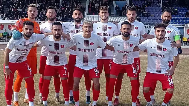 Amatörlerde çekişme sürüyor
