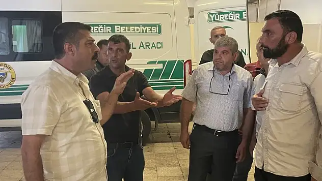 Amcası diye aldığı cenaze kadın cenazesi çıkınca şoke oldu
