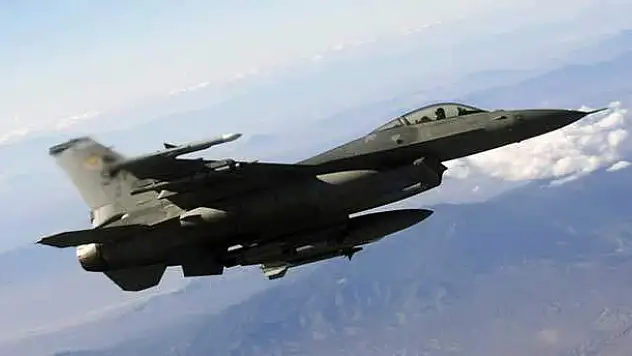 Amerikan savaş uçağı Almanya'da düştü