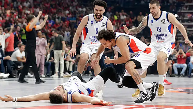 Anadolu Efes 3. zafer peşinde 
