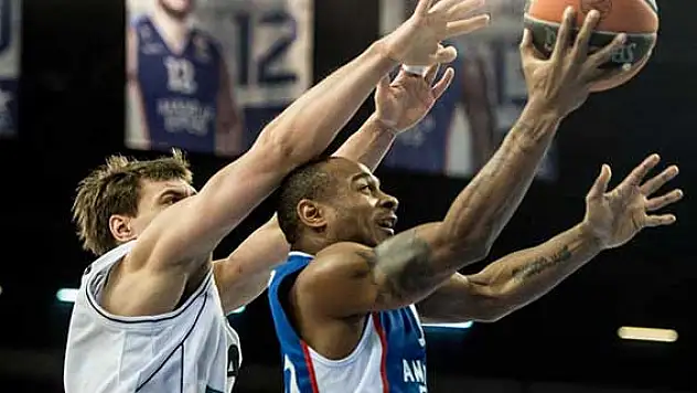 Anadolu Efes 79 - 75 Nizhny Novgorod