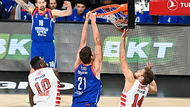 Anadolu Efes, Barcelona'yı ağırlıyor 
