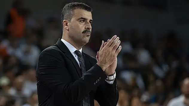 Anadolu Efes Basketbol Takımı'nın başantrenörü Erdem Can oldu
