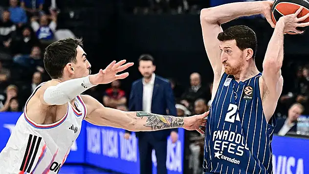 Anadolu Efes, Baskonia sınavında