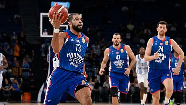 Anadolu Efes, Dubai Basketbol virajındaa