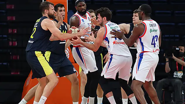 Anadolu Efes-Fenerbahçe Beko 