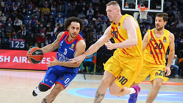Anadolu Efes, Kızılyıldız'ı ağırlıyor 
