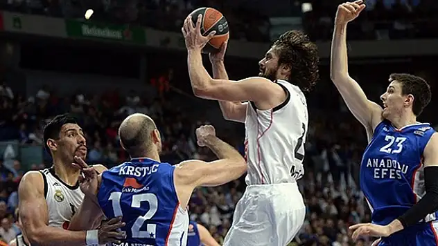 Anadolu Efes-Real Madrid 23. randevuda