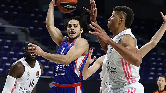 Anadolu Efes-Real Madrid
