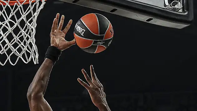 Anadolu Efes, THY Avrupa Ligi'nde bu sezon ilk yenilgisini aldı

