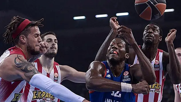 Anadolu Efes Uzatmada Boyun Eğdi