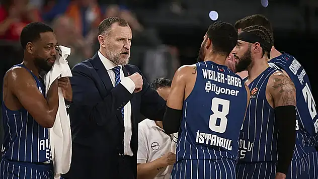 Anadolu Efes, Zalgiris'e konuk olacak