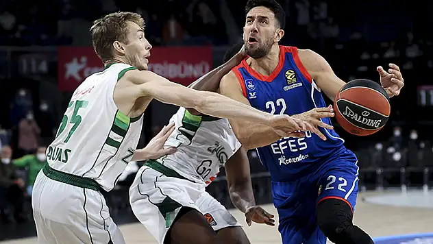 Anadolu Efes'e İtalyan rakip 