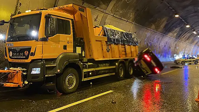 Anadolu Otoyolu'nda zincirleme trafik kazasında 1 kişi öldü, 6 kişi yaralandı
