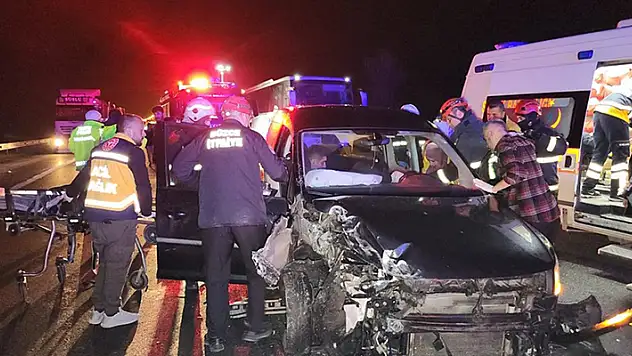Anadolu Otoyolu'nun Düzce kesiminde zincirleme kazada 2 kişi öldü, 7 kişi yaralandı
