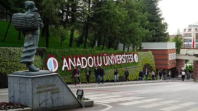 Anadolu Üniversitesi'nden intihar eden öğrenci ile ilgili açıklaması
