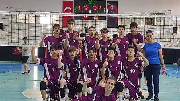 Analig Voleybol Takımı yarı finalde