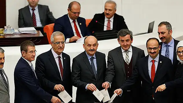 Anayasa değişikliği teklifinin 17. maddesi kabul edildi