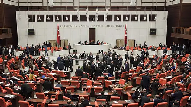 Anayasa değişiklik teklifinin 1. tur oylamaları tamamlandı