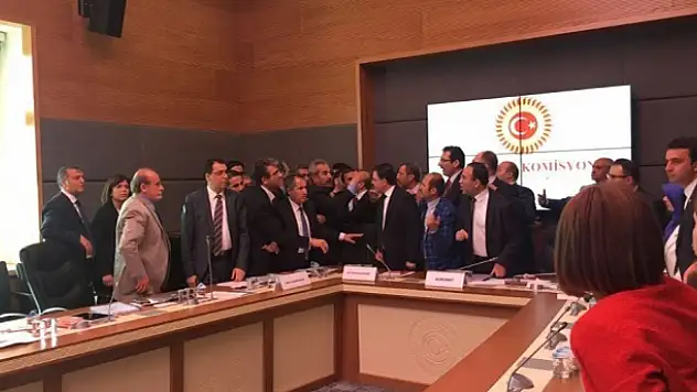 Anayasa Komisyonu'nda yine kavga çıktı