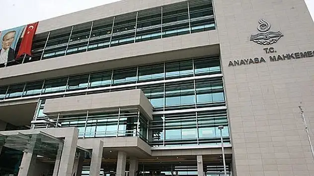 Anayasa Mahkemesi'nden Kürtçe kararı
