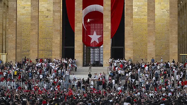 Anıtkabir 30 Ağustos'ta 630 bini aşkın ziyaretçiyi ağırladı