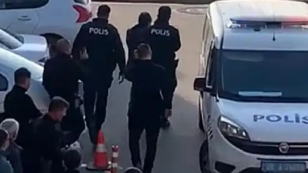 Anıtkabir'de 'şeriat' sloganına tutuklama

