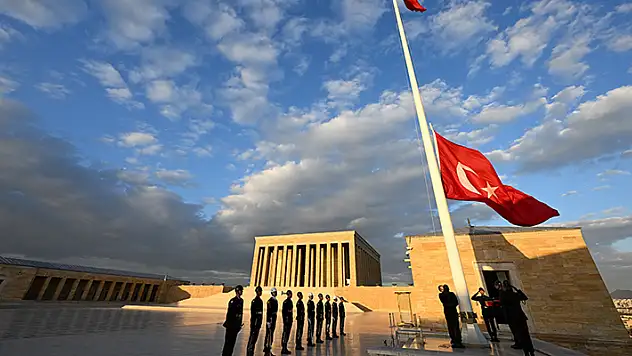 Anıtkabir'e özel bayrak değişim töreni
