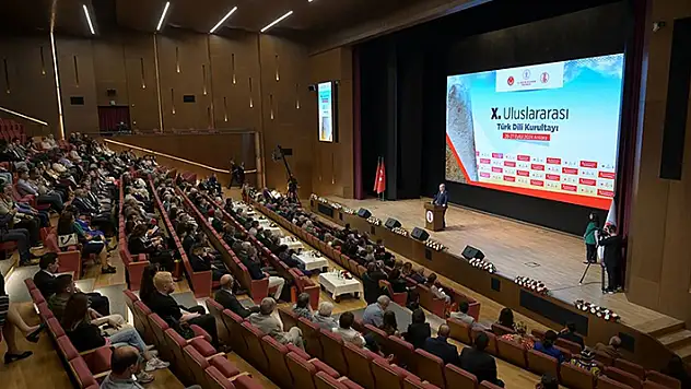 Ankara'da 10. Uluslararası Türk Dili Kurultayı başladı

