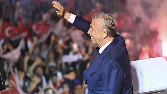 Ankara'da 13 ilçe CHP lehine el değiştirdi
