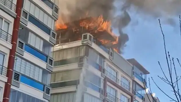 Ankara'da 7 katlı binanın teras katında yangın
