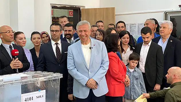 Ankara'da CHP'li Yavaş başkan seçildi CHP 16, AK Parti 8, 1 ilçeyi bağımsız aday kazandı
