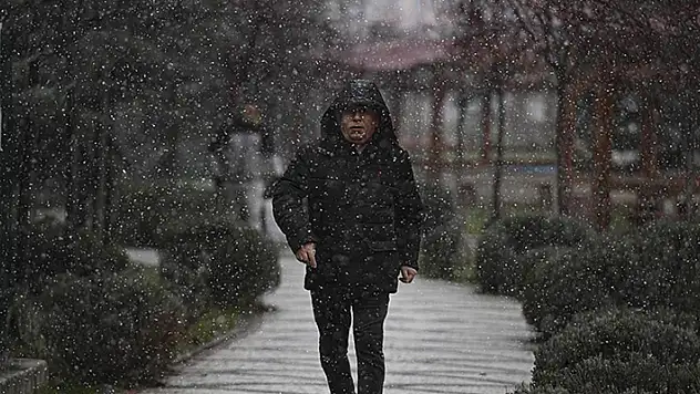 Ankara'da kar yağışı etkili oluyor
