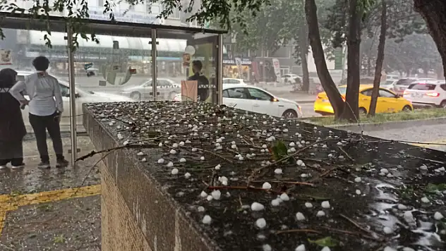 Ankara'da sağanak ve dolu etkili oldu
