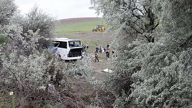Ankara'da yolcu otobüsü devrildi: 8 ölü, 34 yaralı