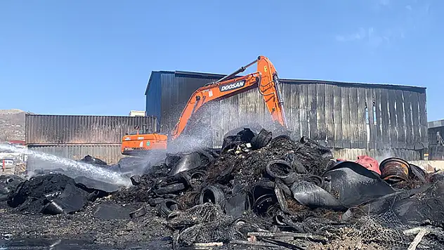 Ankara'daki yangın, kablo toplayan yabancı uyrukluların yaktığı ateşten çıkmış 5 gözaltı
