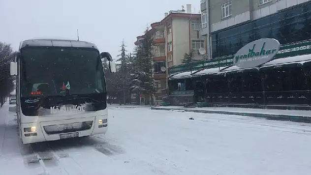 Ankara'dan Konya'ya gelen araçlar Kulu'da bekletiliyor
