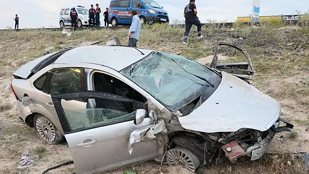 Ankara'dan Konya'ya yola çıkan ailenin içinde olduğu araç Aksaray'da kaza yaptı: 1 ölü, 6 yaralı